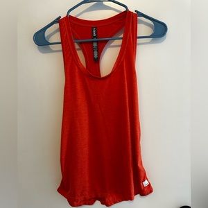 Vuori Lux Performance Tank